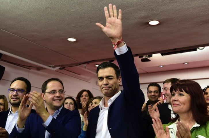 Pedro Sánchez ha comparecido en Ferraz para valorar los resultados del PSOE. (Javier SORIANO/AFP)