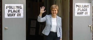"Bigarren erreferenduma mahai gainean dago Eskozian"