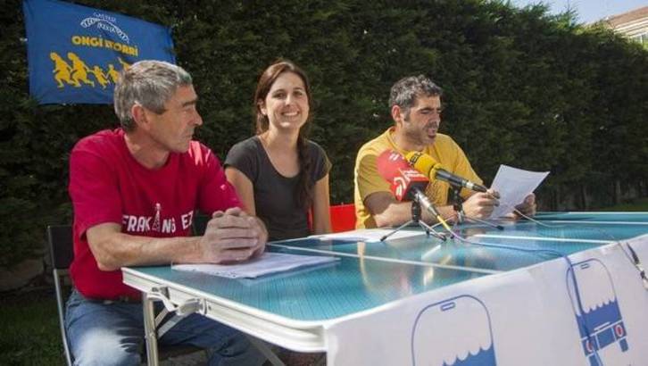 Rueda de prensa en Gasteiz, para presentar la caravana solidaria.