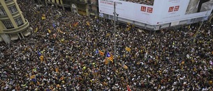 La Taula per la Democràcia celebra el éxito de la «aturada» en un multitudinario acto en Barcelona