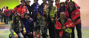 El casco, símbolo de solidaridad entre los bomberos vascos y catalanes