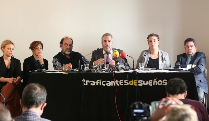 Comparecencia de los abogados de los jóvenes de Altsasu ayer en Madrid. (J.DANAE /ARGAZKI PRESS)