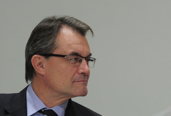 Artur Mas durante una reunión con el presidente de Midy-Pirinees, Martin Malvy. (Josep LAGO / AFP)