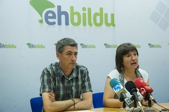 Los parlamentarios de EH Bildu Oskar Matute y Maribi Ugarteburu. (ARGAZKI PRESS)