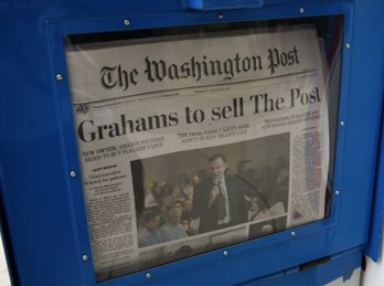 Portada de «The Washington Post» anunciando su venta (Saul LOEB / AFP PHOTO) 