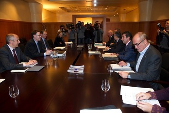 Reunión de Consejo Vasco de Finanzas celebrado hoy en Gasteiz. (Raúl BOGAJO / ARGAZKI PRESS)