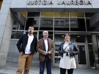 Ander Rodríguez, Martin Garitano y Larraitz Ugarte, el día del juicio. (Marisol RAMÍREZ/ARGAZKI PRESS)