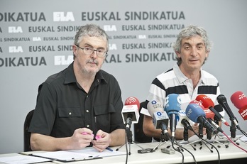 Txiki Muñoz y Mikel Noval, en una imagen de archivo. (Jon HERNÁEZ / ARGAZKI PRESS)