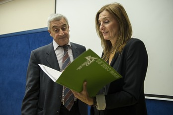 Javier Galparsoro y Patricia Bárcena, presidente y directora de CEAR Euskadi. (Monika DEL VALLE)