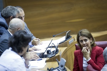 Barcina orain hilabete Parlamentuan, autogobernuaren inguruko eztabaida berezian. (Iñigo URIZ / ARGAZKI PRESS) 