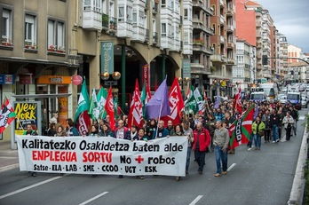 Movilización de trabajadores de Osakidetza, este jueves en Gasteiz. (Juanan RUIZ / ARGAZKI PRESS)