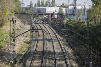 Imagen de archivo de la vía de ferrocarril de Gasteiz. (Juanan RUIZ / ARGAZKI PRESS)