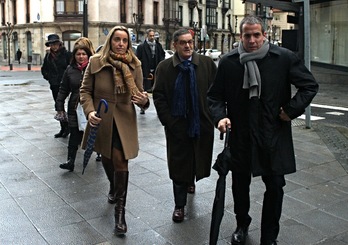 Mario Fernández, a su llegada al juzgado. (ARGAZKI PRESS)