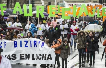 Manifestación en Iruñea contra el cierre de Faurecia. (Jagoba MANTEROLA/ARGAZKI PRESS)