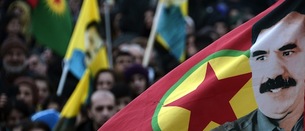 Abian da Abdullah Ocalan buruzagi kurduaren aldeko nazioarteko elkartasun martxa