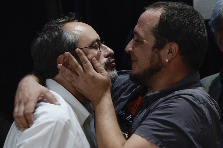 Antonio Baños eta David Fernandezen poza, asteko argazki ikusienen artean. (Josep LAGO | AFP)