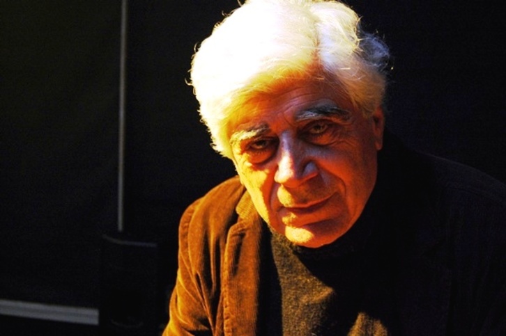 El escritor y poeta argentino Vicente Zito Lema
