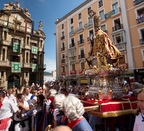 La procesión transcurre con menor crispación