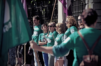 Trabajadores de las residencias de Bizkaia han protestado por la falta de convenio. (ARGAZKI PRESS)
