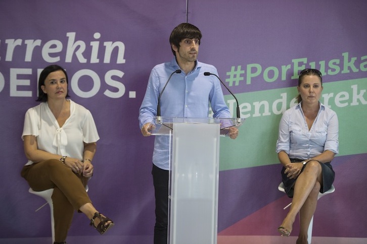 Eduardo Maura, en el acto de presentación de la campaña electoral de Elkarrekin Podemos. (Monika DEL VALLE / ARGAZKI PRESS)