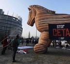 CETA ituna: "multinazionalen neurrira egindako trajea"