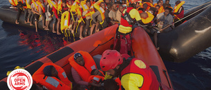 La ONG “Proactiva Open Arms” sigue rescatando refugiados en el Mediterráneo