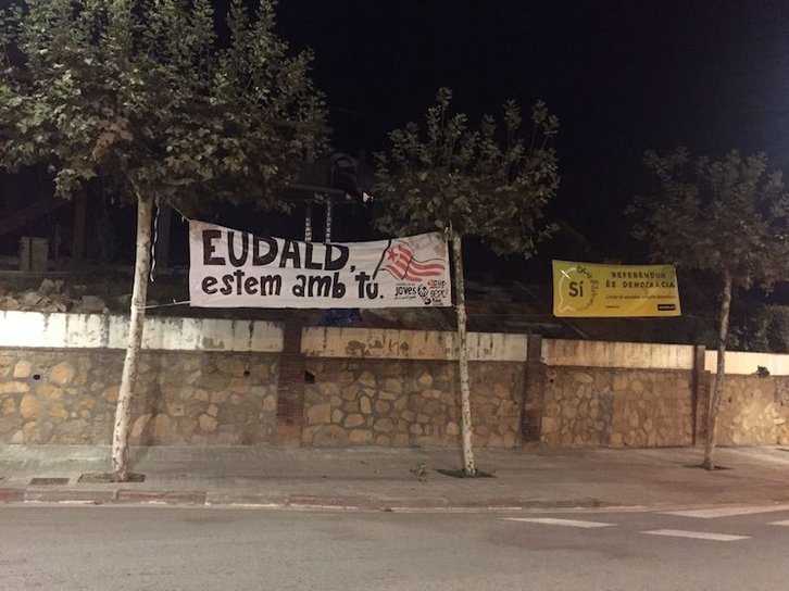 Apoyo al alcalde de Argentona (foto de Eudald Calvo)