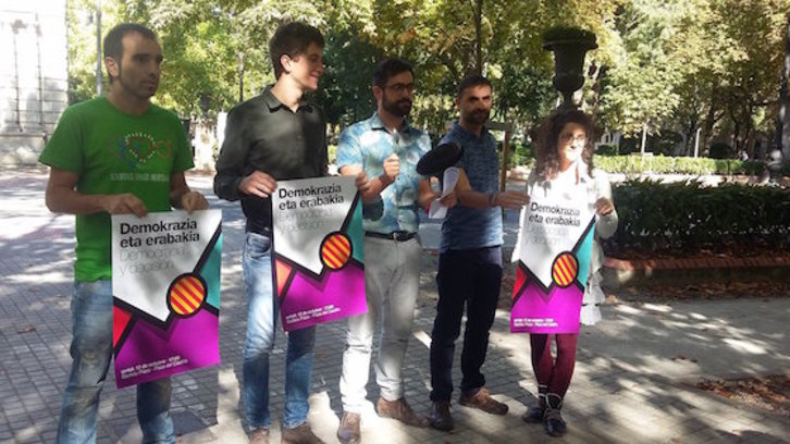 Un grupo de ciudadanos navarros ha impulsado la iniciativa a favor de Catalunya y la democracia