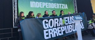 “Euskal Errepublika osatze bidean urratsak ematen hasi behar gara”