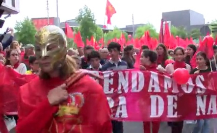 Imagen de la manifestación del año pasado, en la que destacó la performance de la txistorra.