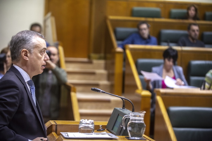 El lehendakari, Iñigo Urkullu, durante un pleno del Parlamento de Gasteiz (Jaizki FONTANEDA/FOKU)