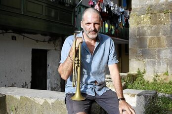 Juan de Diego, trompetista del grupo Grebalariak.