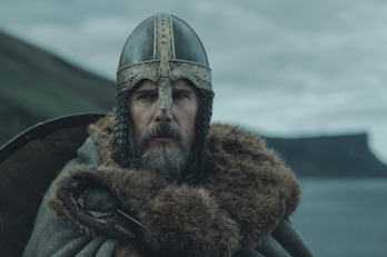 Ethan Hawke encarna al rey vikingo muerto Aurvandil War-Raven.