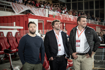 Jean-Baptiste Aldigé, Shaun Hegarty y Flip Van der Merwe en el estadio Aguilera.