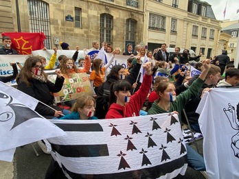 Movilización de Pour Que Vivent Nos Langues, el pasado febrero en París.